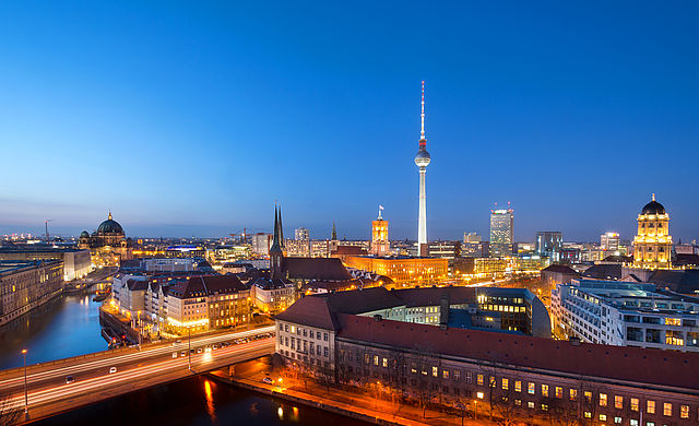 Luftaufnahme des Berliner Fernsehturms